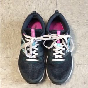 668 New Balance Women's training shoe